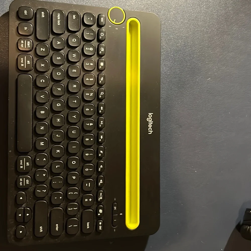 Logitech K480 Wireless Multi Device Keyboard.